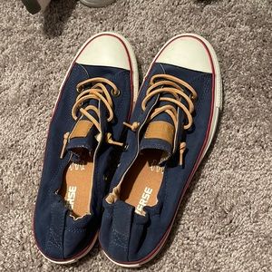 Converse low top